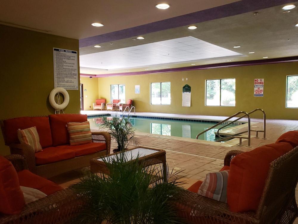 Wingate By Wyndham State Arena Raleigh/Cary Hotel Ngoại thất bức ảnh