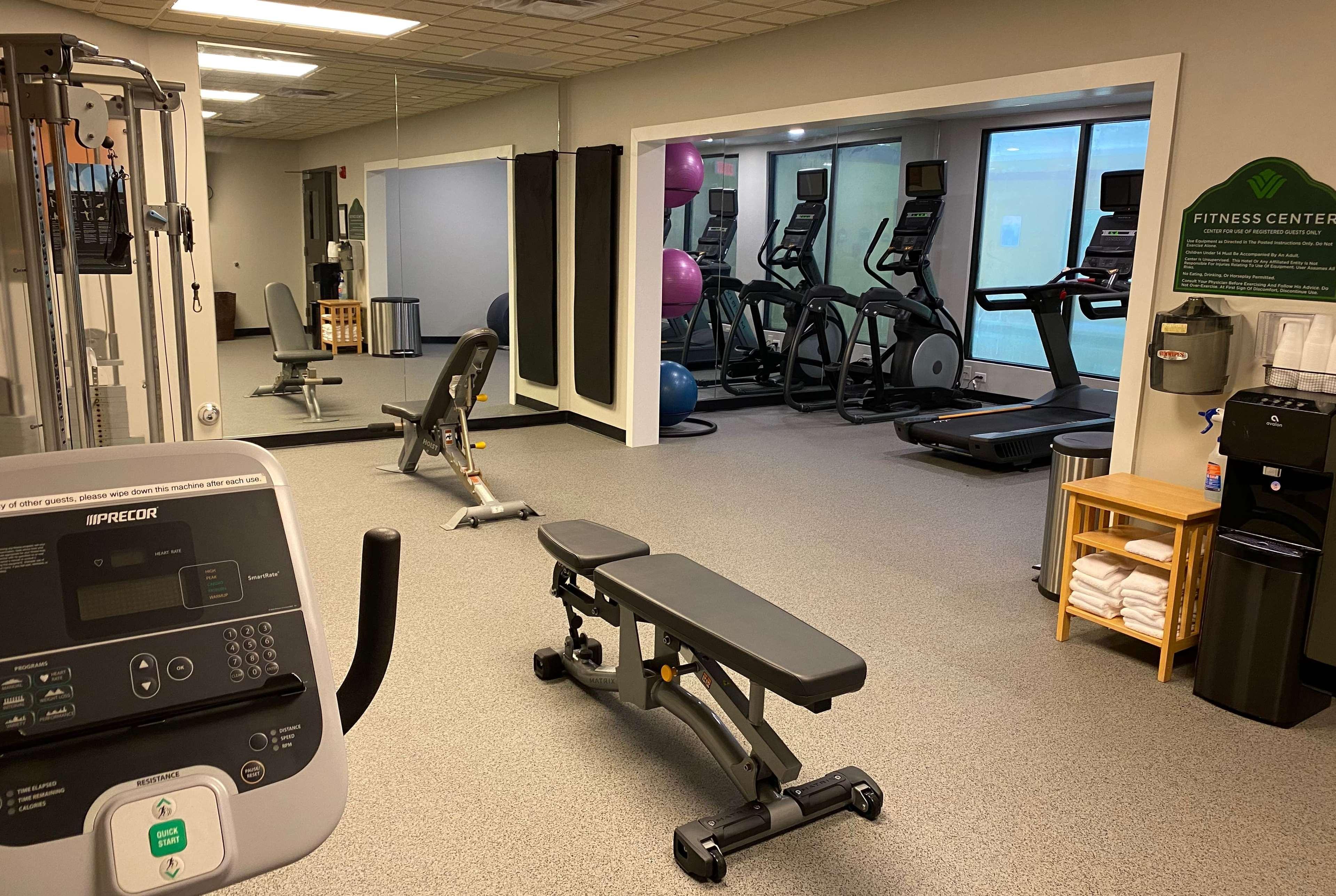 Wingate By Wyndham State Arena Raleigh/Cary Hotel Ngoại thất bức ảnh