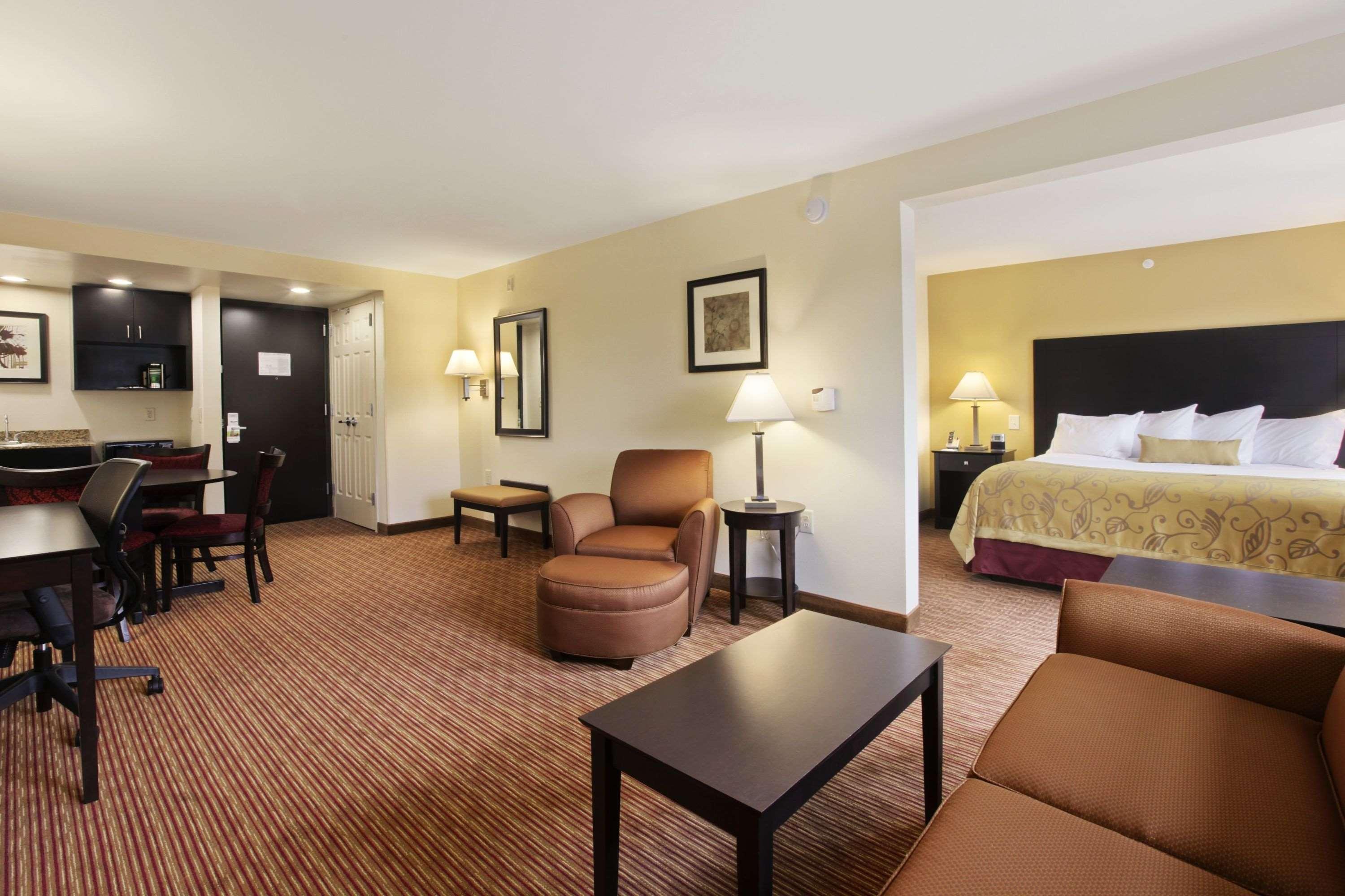 Wingate By Wyndham State Arena Raleigh/Cary Hotel Ngoại thất bức ảnh