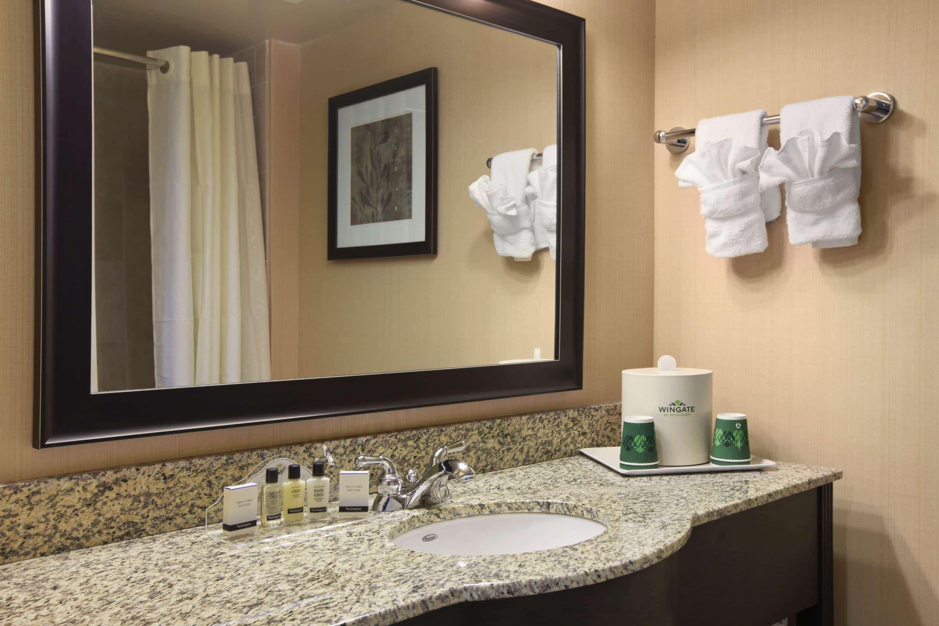Wingate By Wyndham State Arena Raleigh/Cary Hotel Ngoại thất bức ảnh