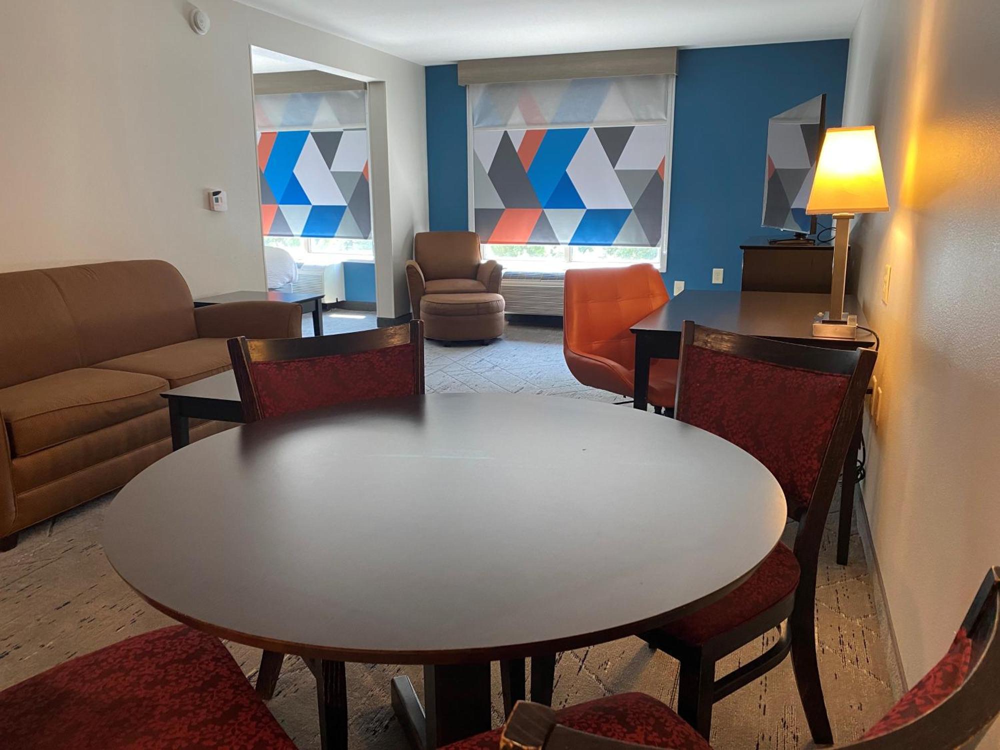 Wingate By Wyndham State Arena Raleigh/Cary Hotel Ngoại thất bức ảnh