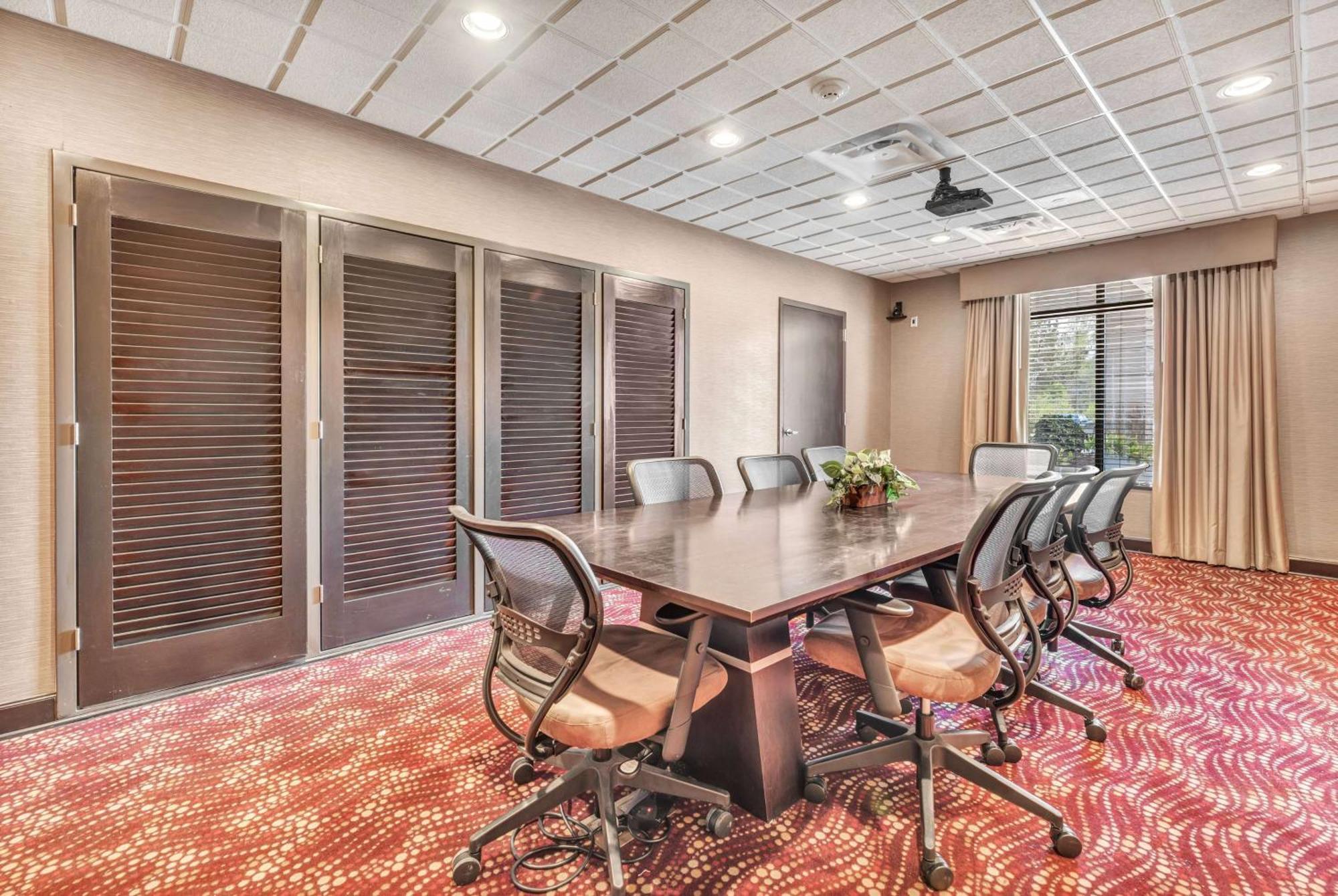 Wingate By Wyndham State Arena Raleigh/Cary Hotel Ngoại thất bức ảnh
