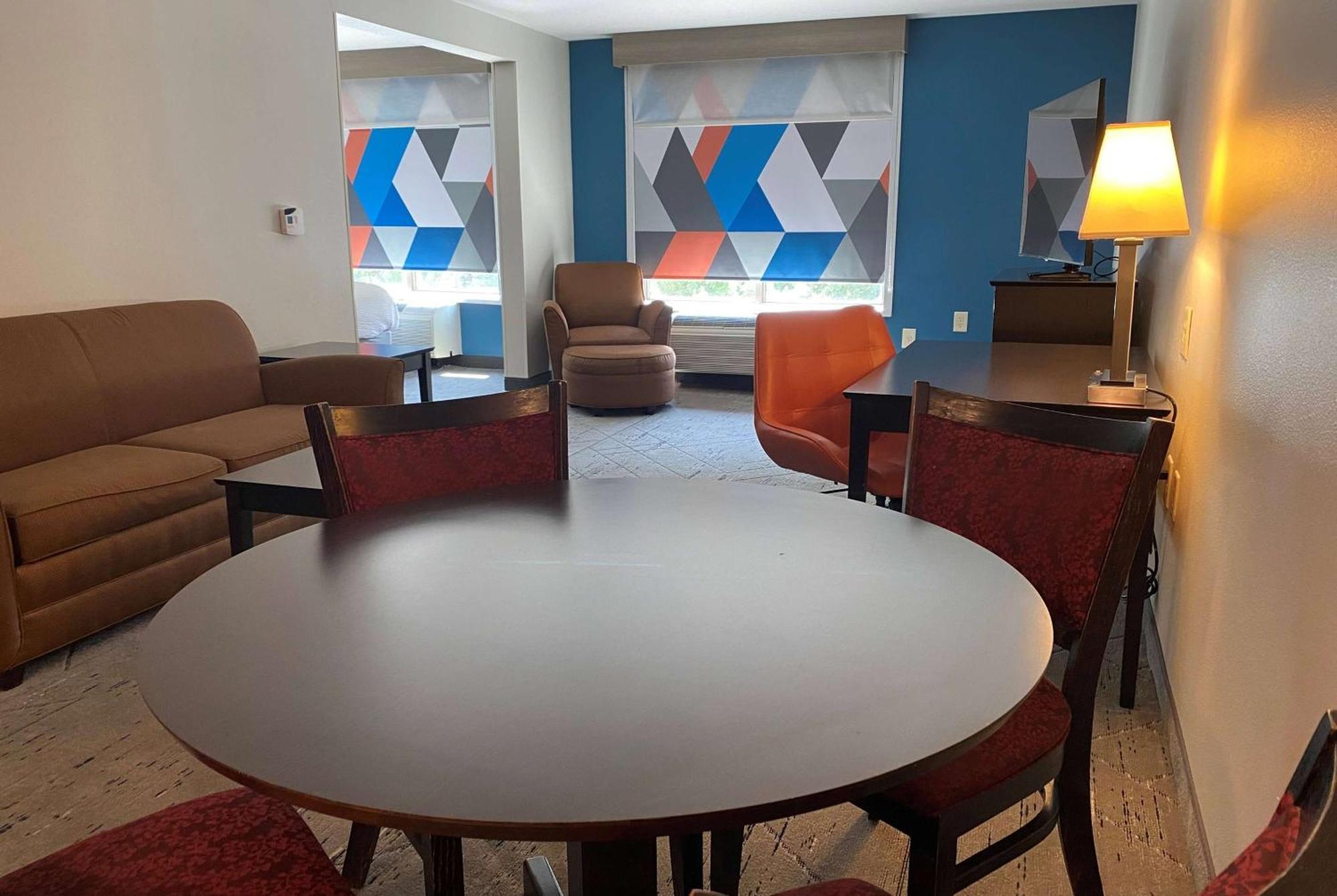 Wingate By Wyndham State Arena Raleigh/Cary Hotel Ngoại thất bức ảnh