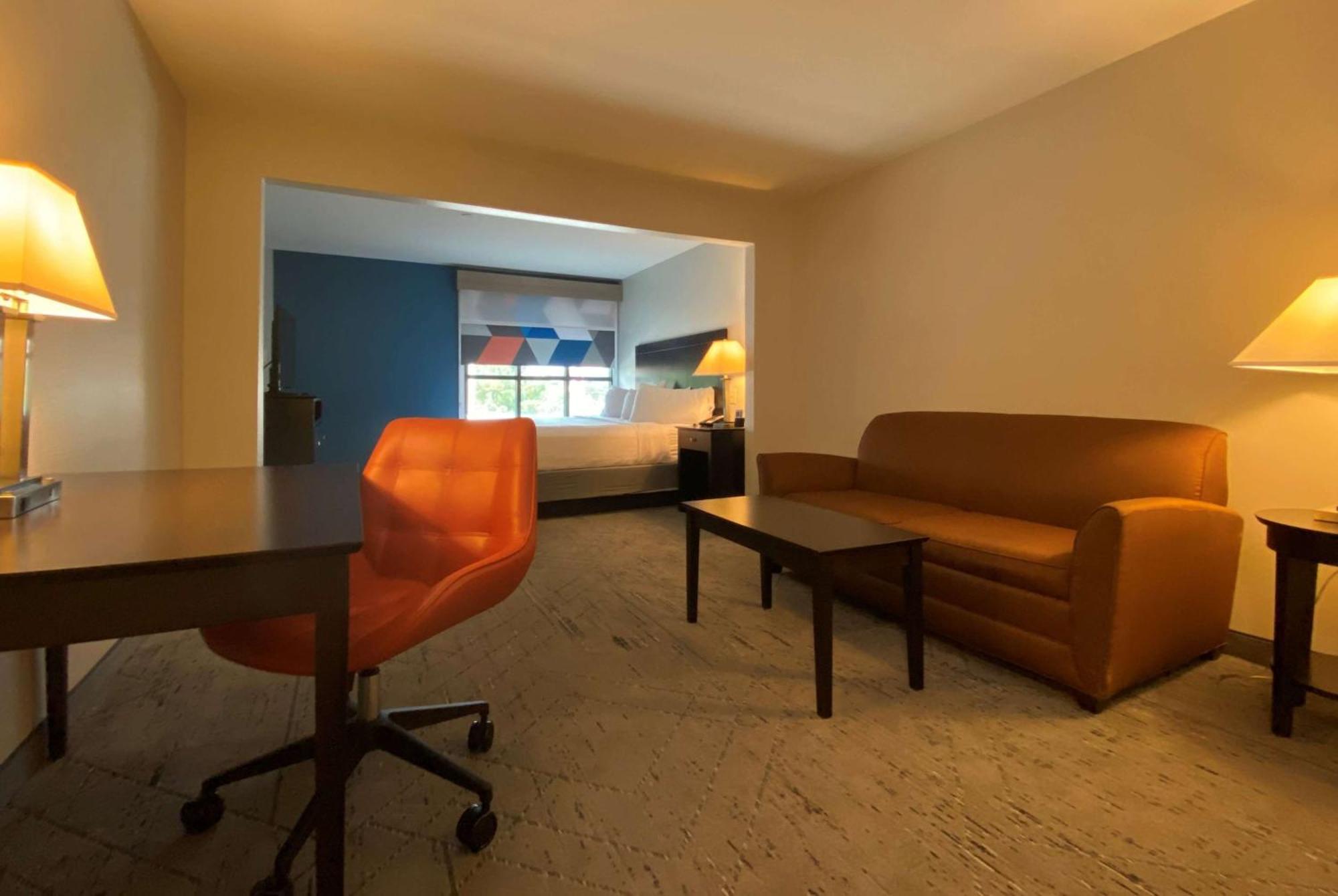Wingate By Wyndham State Arena Raleigh/Cary Hotel Ngoại thất bức ảnh