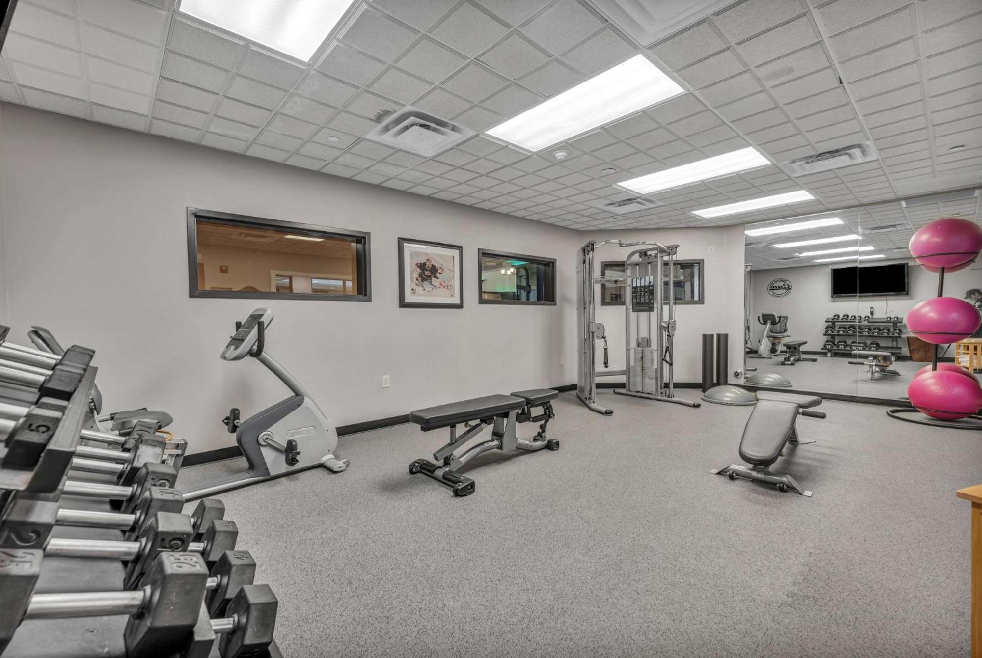 Wingate By Wyndham State Arena Raleigh/Cary Hotel Ngoại thất bức ảnh