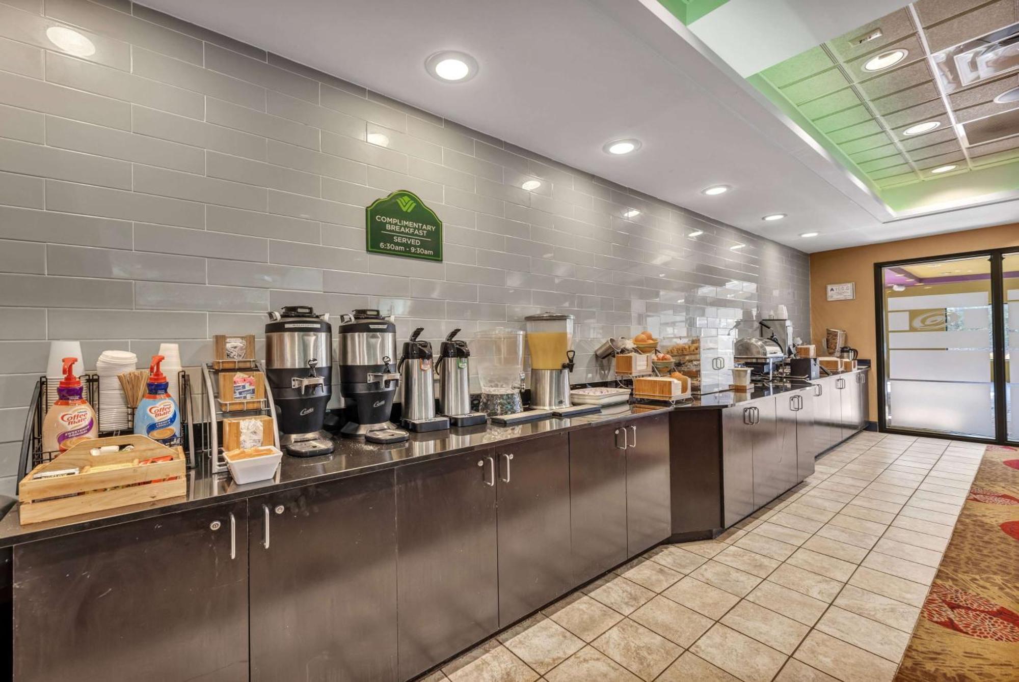 Wingate By Wyndham State Arena Raleigh/Cary Hotel Ngoại thất bức ảnh