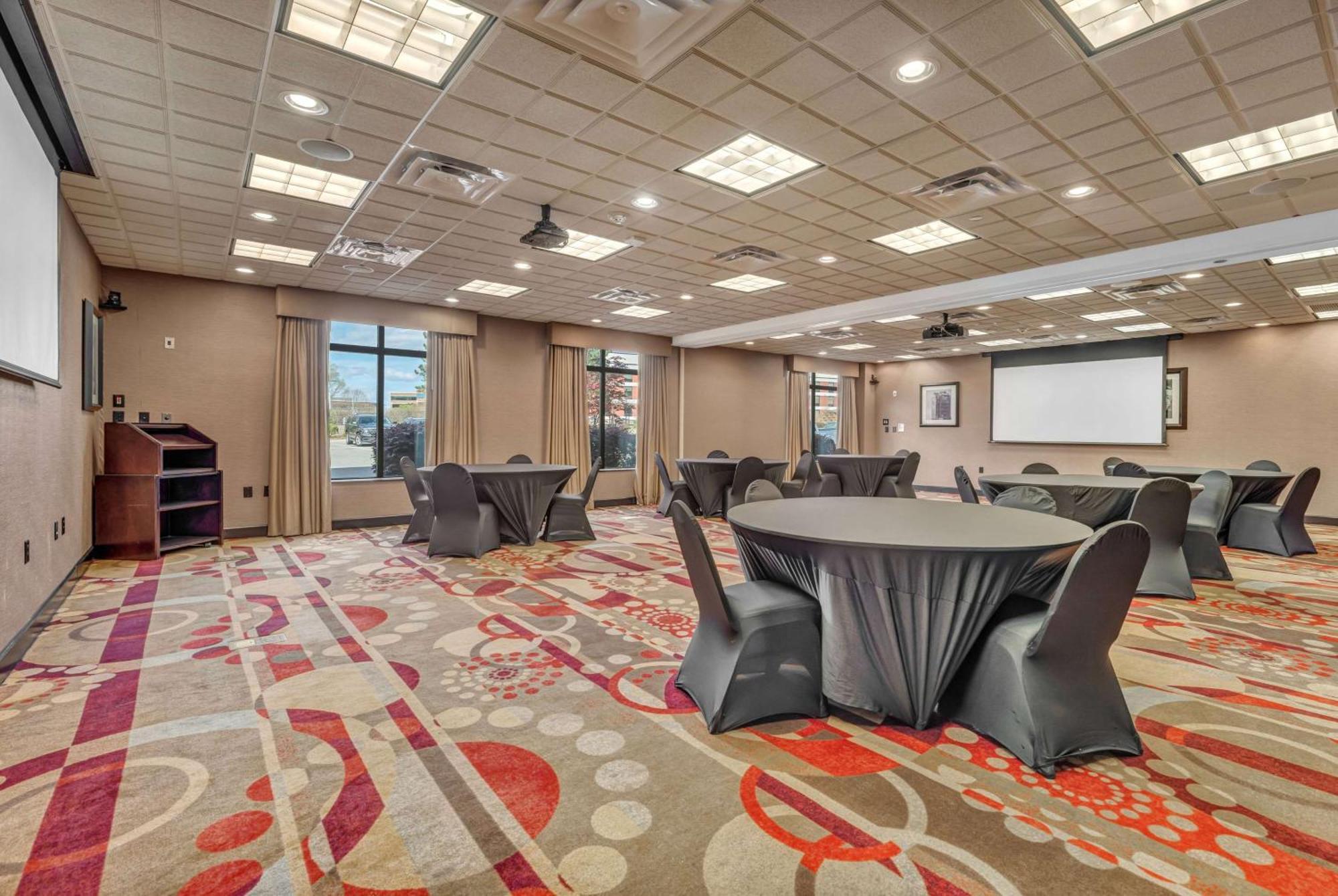 Wingate By Wyndham State Arena Raleigh/Cary Hotel Ngoại thất bức ảnh